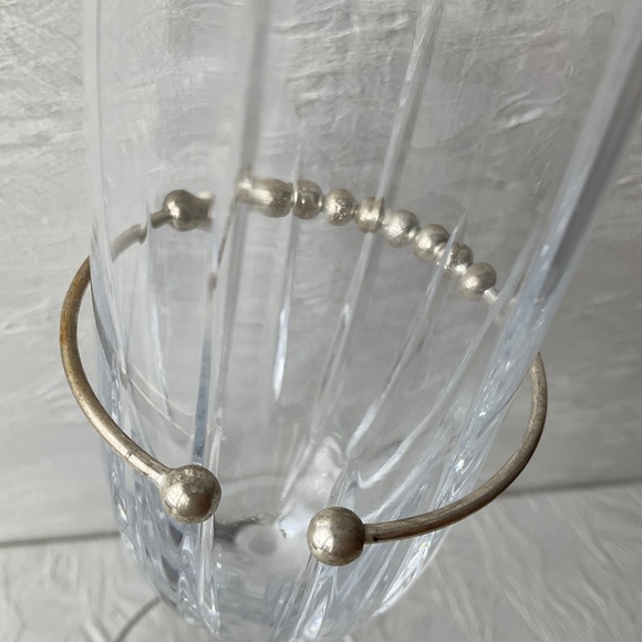 🧚 2/$15 Silver-tone Bangle Bracelet - Picture 2 of 5